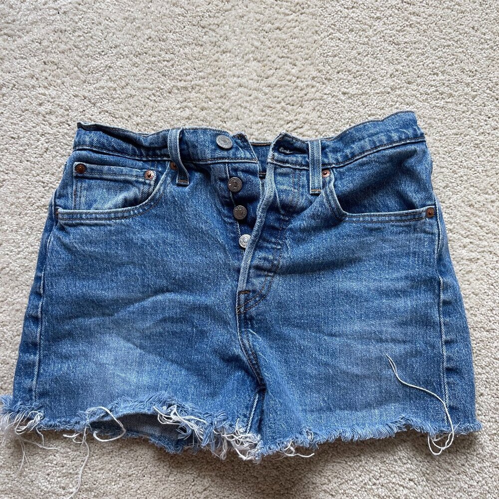 Levi's 501 Skinny Medium Wash Cut off Shorts Size 27?/Small 99% Cotton